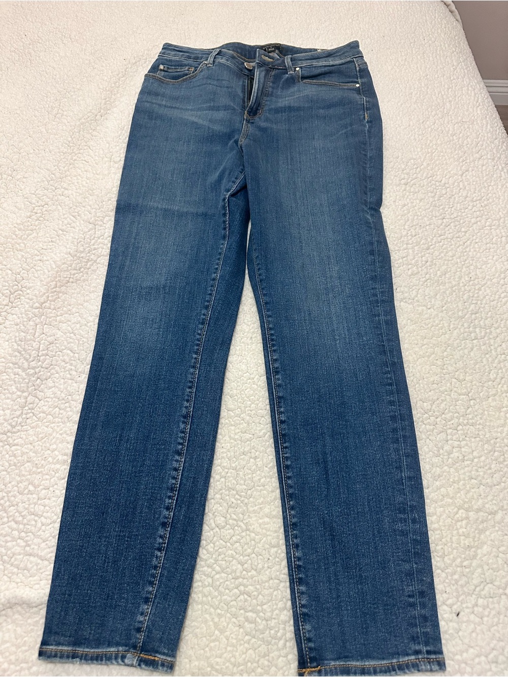 Ann Taylor Skinny Jeans in Medium Blue Wash